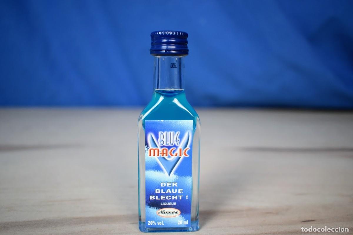 Coleccionismo de vinos y licores: Botell&iacute;n miniatura licor Blue Magic Nannerl Austria