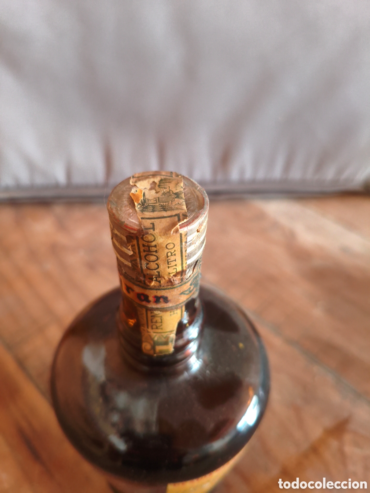 Coleccionismo de vinos y licores: Antigua botella Benlliure - Foto 6