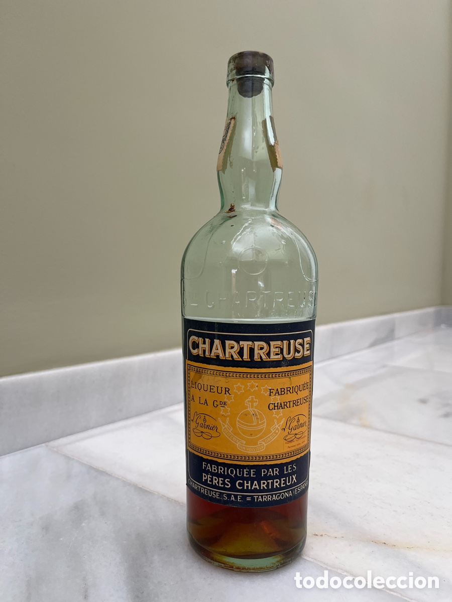 Coleccionismo de vinos y licores: Botella de licor abierta Chartreuse , a&ntilde;os 60 ? . La seisenta o La sesenta ????