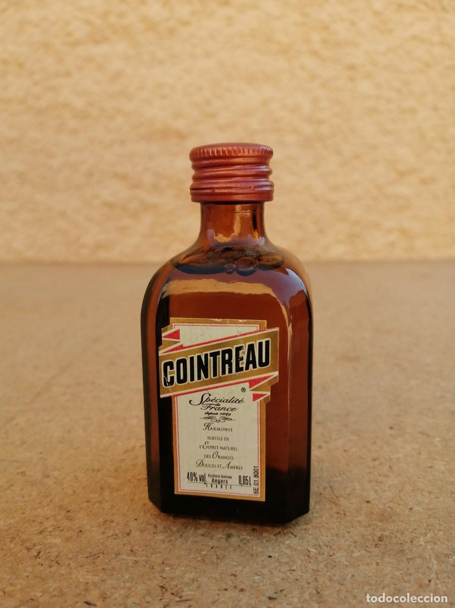 Coleccionismo de vinos y licores: BOTELLIN COINTREAU..