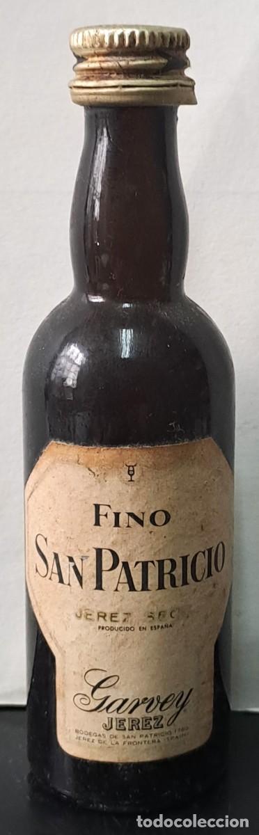 Coleccionismo de vinos y licores: BOTELLIN FINO SAN PATRICIO. PRECINTADO, ETIQUETA CON DESGASTE. RF-6652