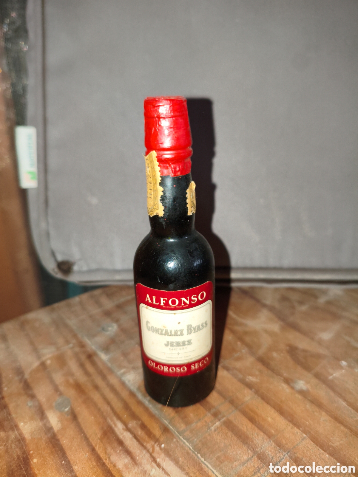 Coleccionismo de vinos y licores: Antiguo botellin de vino