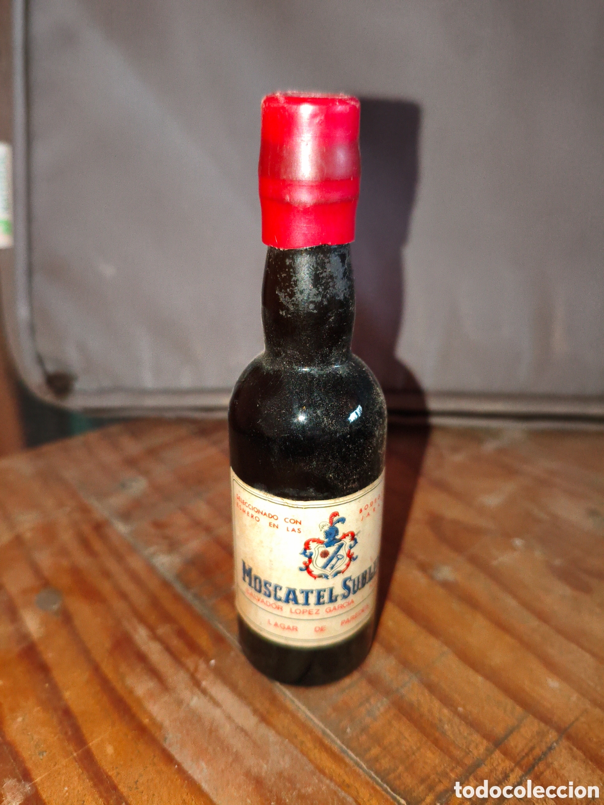 Coleccionismo de vinos y licores: Antiguo botellin Moscatel