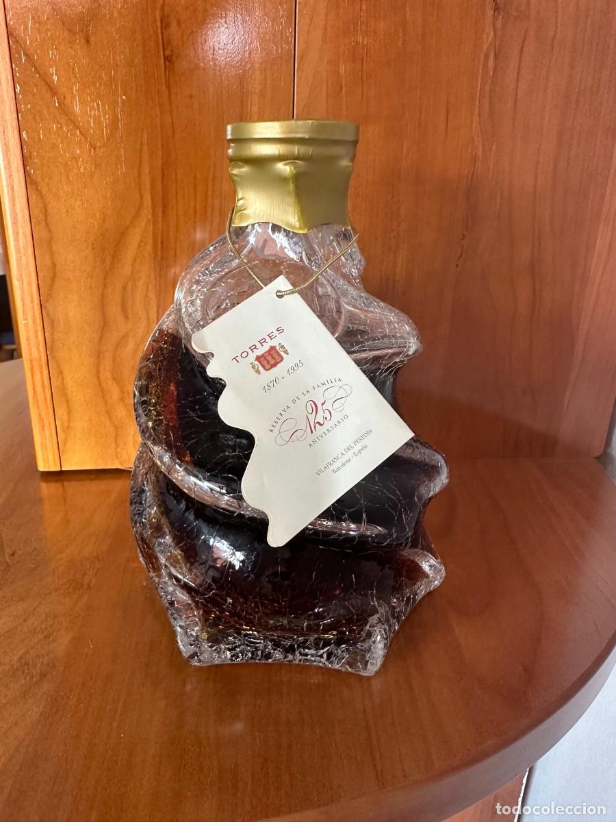 Coleccionismo de vinos y licores: Brandy Torres 125 Aniversario 1995 &ndash; Edici&oacute;n Limitada 1.000 botellas &ndash; Gaud&iacute; &ndash; Precintada