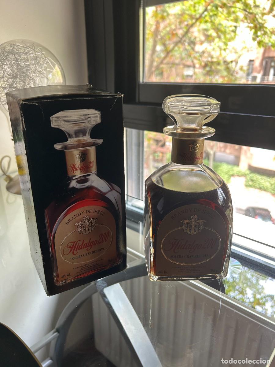 Coleccionismo de vinos y licores: Botella Brandy de Jerez Hidalgo 200 Solera Gran Reserva - Con Estuche Original y Precinto Intacto