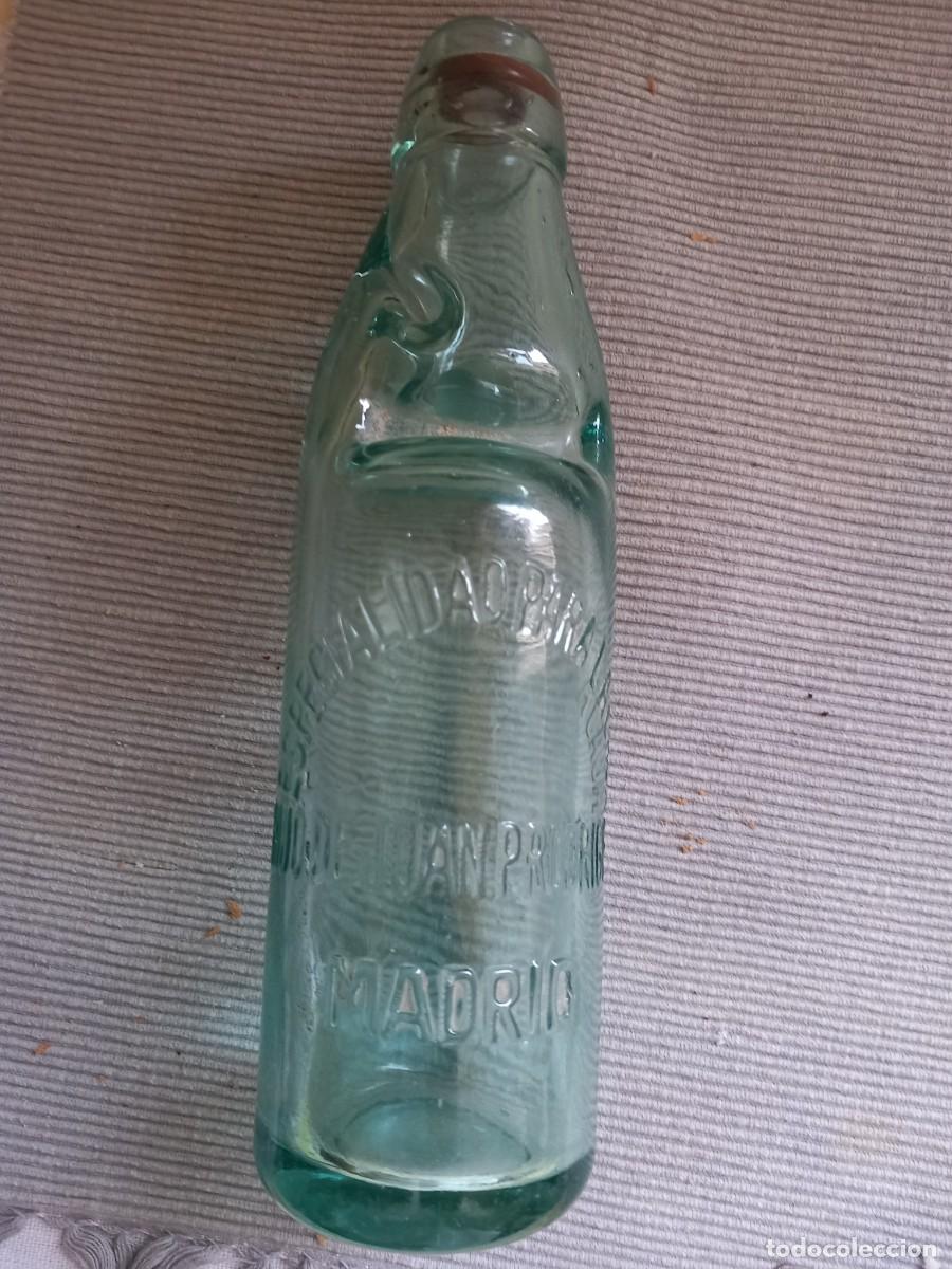Coleccionismo de vinos y licores: ANTIGUA BOTELLA DE GASEOSA CON BOLICHE, MADRID