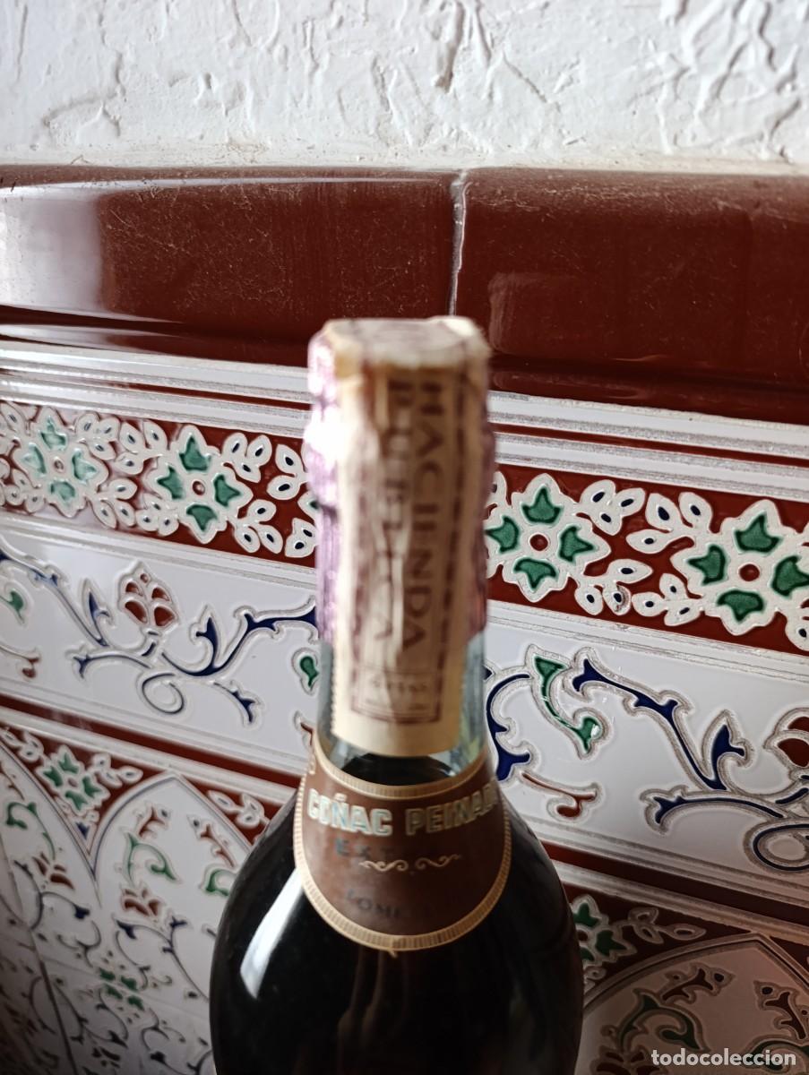 Coleccionismo de vinos y licores: Botella de Colac Peinado Extra 67 - Foto 8