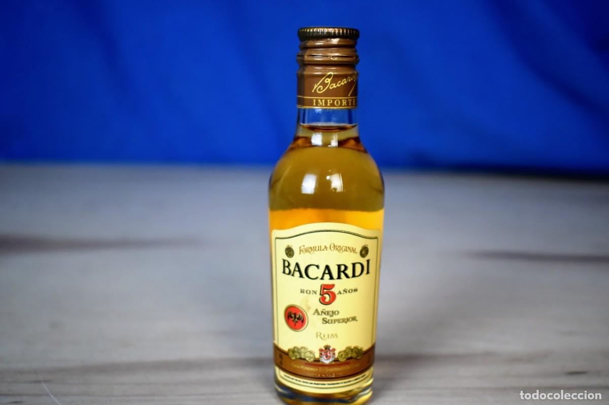 Coleccionismo de vinos y licores: Botellin Ron Bacardi 5 a&ntilde;os a&ntilde;ejo superior