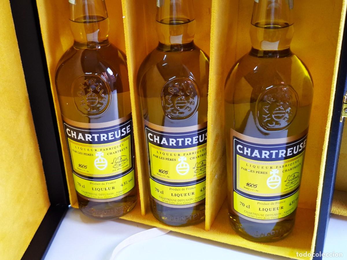 Sammlung von Weinen und Lik&ouml;ren: CHARTREUSE 3 BOTELLAS EN BONITA CAJA TERCIOPELO CONSERVACION 70.CL 2026