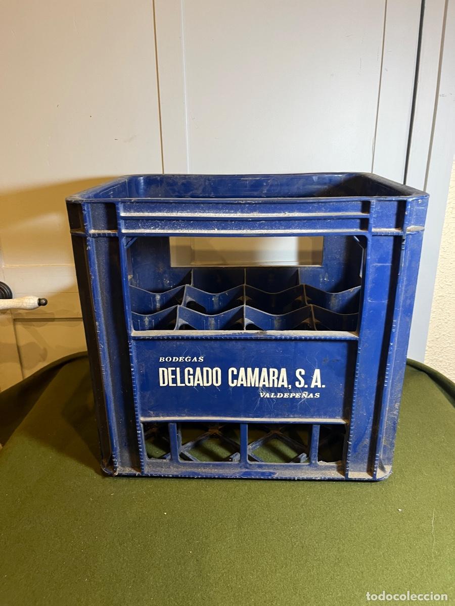Collection of wines and liquors: Caja vintage para 12 botellas Bodegas Delgado C&aacute;mara Valdepe&ntilde;as &ndash; Caja de bodega original azul