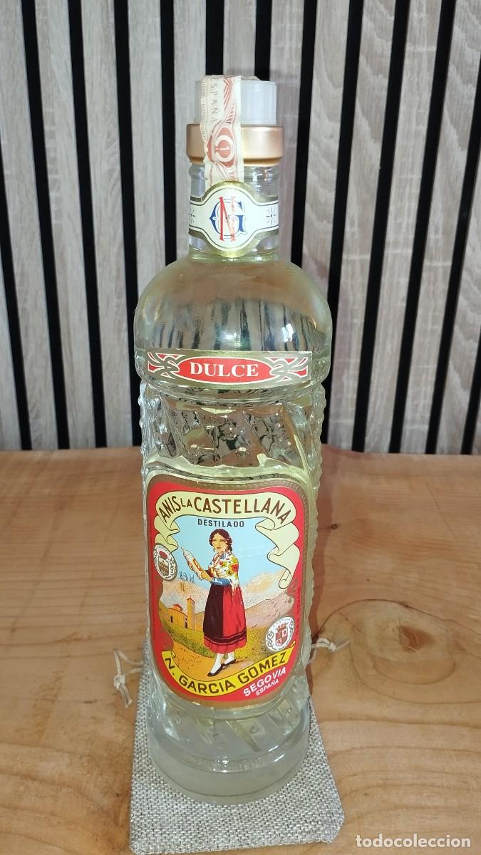 Coleccionismo de vinos y licores: Botella Antigua An&iacute;s La Castellana Dulce Segovia