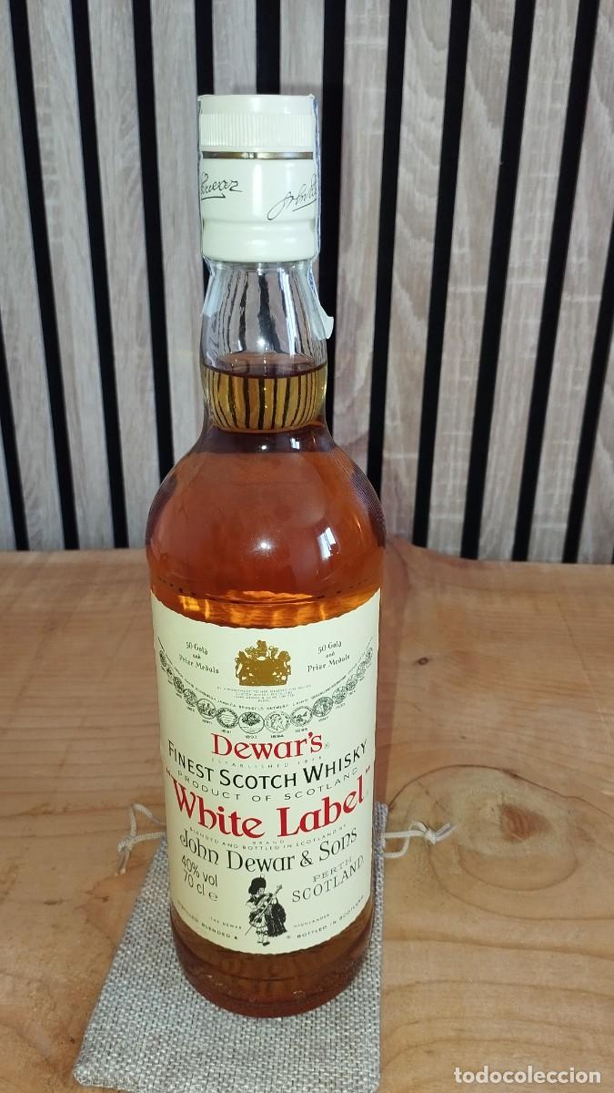 Coleccionismo de vinos y licores: Botella Antigua Whisky Dewars White Label