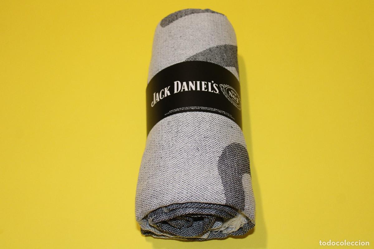 Coleccionismo de vinos y licores: Toalla de Playa JACK DANIEL'S Original | Jacquard Gris y Negro | 166x86 cm con Flecos | 2024 | RARA