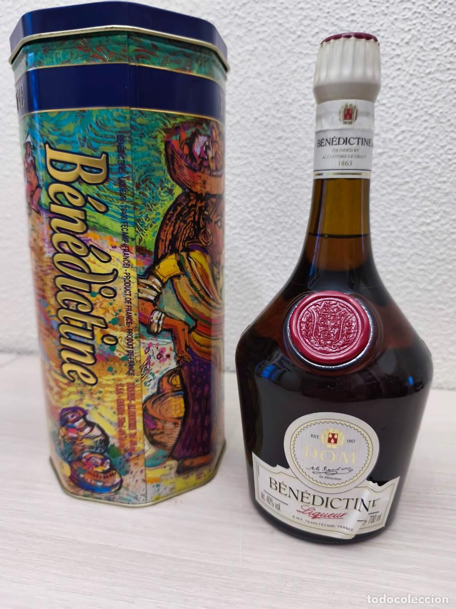 Collection of wines and liquors: BOTELLA LICOR BENEDICTINE CON CAJA METALICA N&ordm; 15 DE LA COLECCION