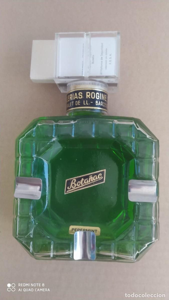 Collection of wines and liquors: BOTELLA DE LICOR PEPERMINT BOTA&Ntilde;AC DESTILERIAS ROGINES S.A.