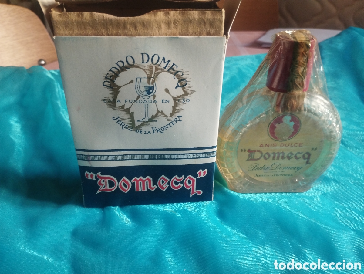 Collection of wines and liquors: Petaca de anis dulce Domecq Jerez de la Frontera
