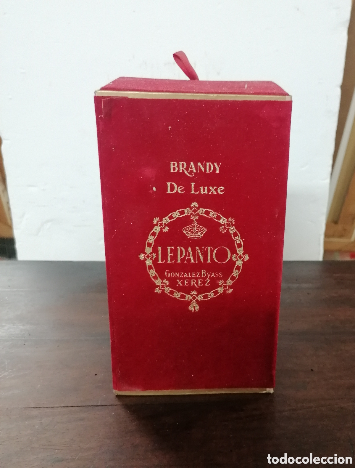 Collection of wines and liquors: Botella de Brandy De Luxe Lepanto