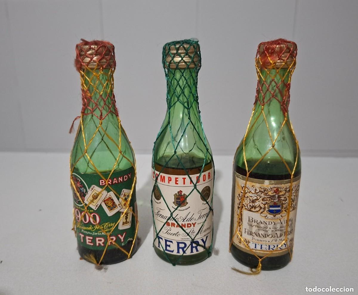Collection of wines and liquors: ANTIGUAS 3 MINIBOTELLAS TERRY - 1900, Competidor y Brandy Viejo