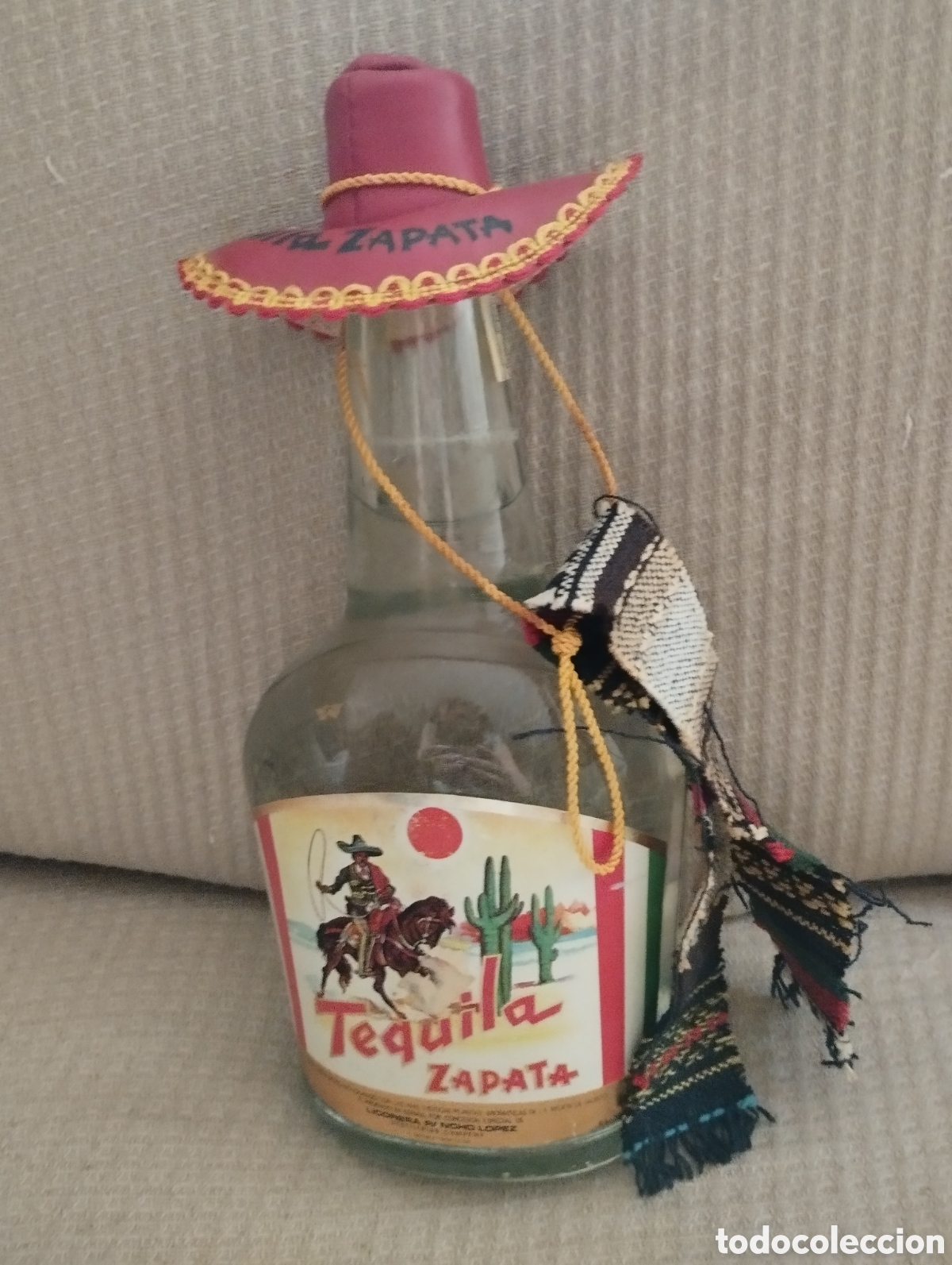 Coleccionismo de vinos y licores: BOTELLA TEQUILA ZAPATA 70CL.SELLO DE 8 PESETAS