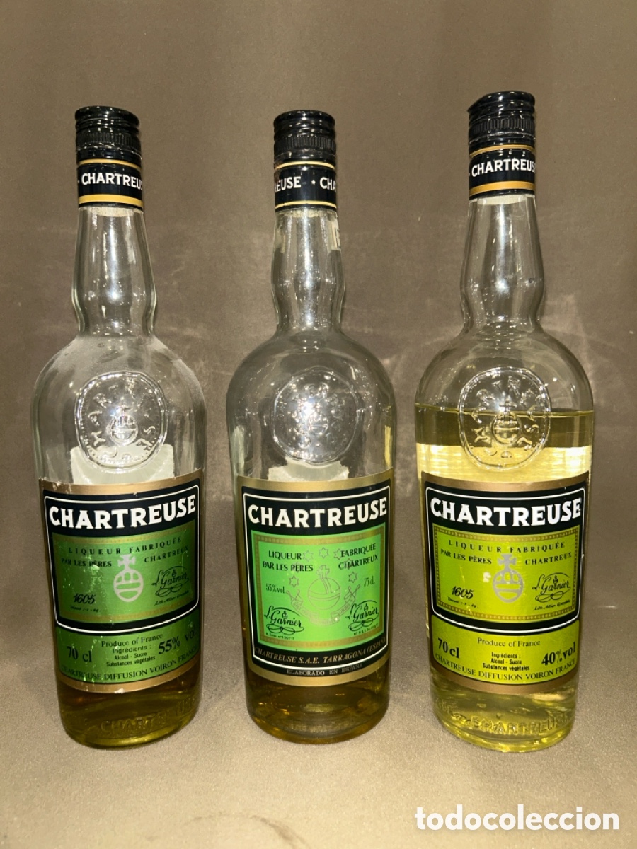 Coleccionismo de vinos y licores: LOTE DE 3 BOTELLAS CHARTREUSE *ABIERTAS, VER FOTOS*