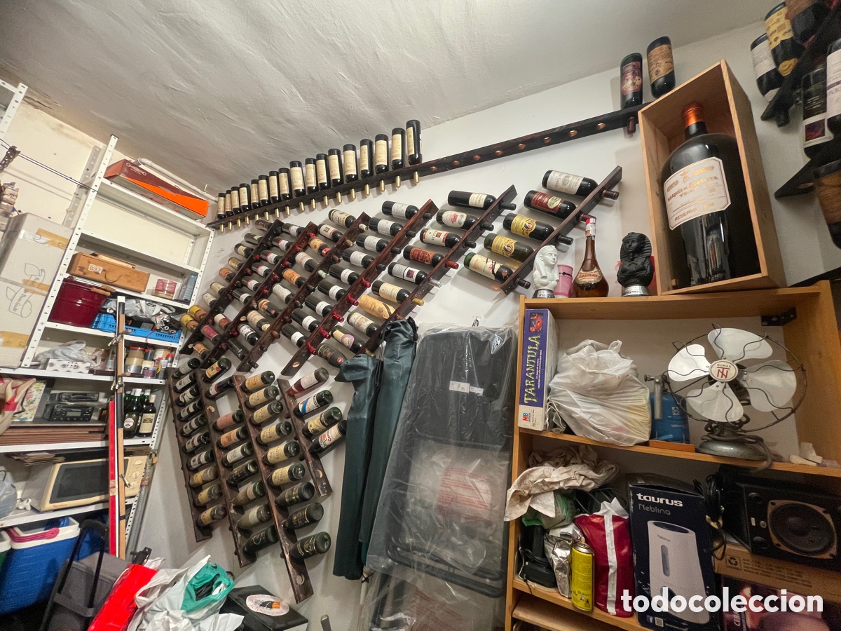 Coleccionismo de vinos y licores: Colecci&oacute;n de botellas de vino antiguas