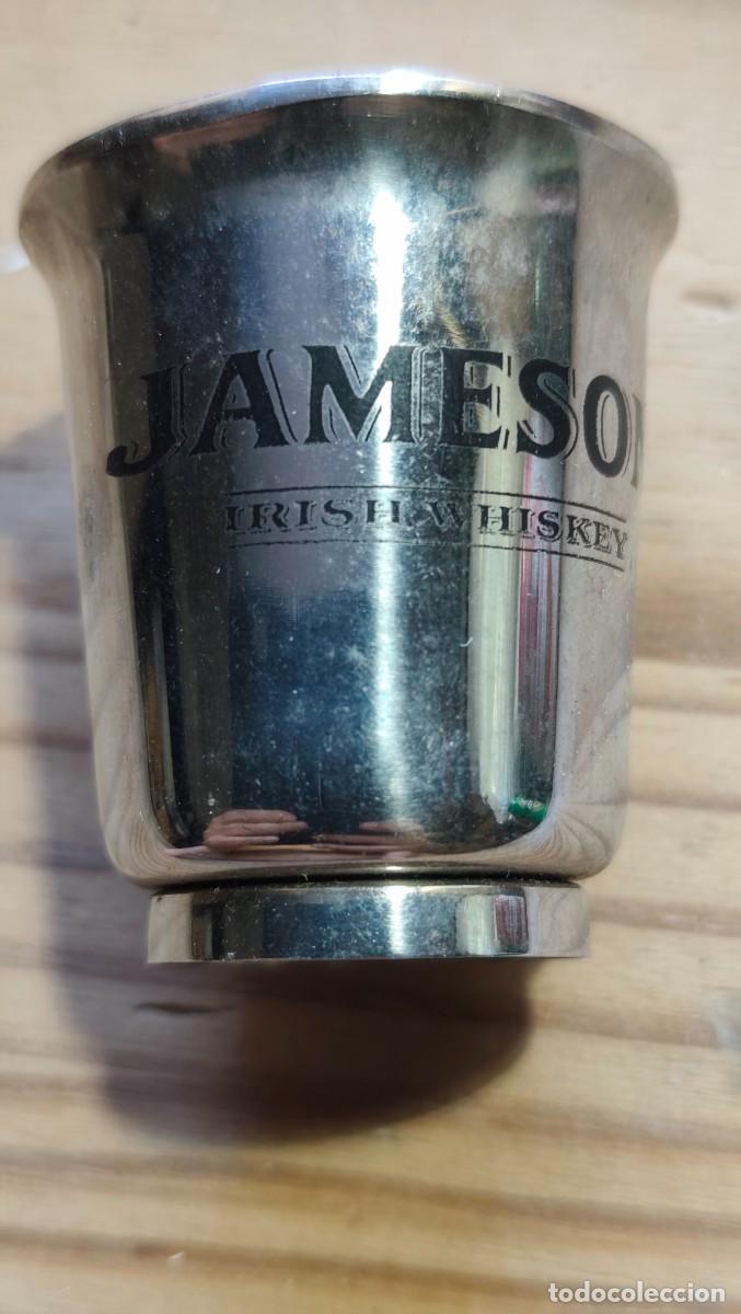 Coleccionismo de vinos y licores: JAMESON IRISH WHISKEY - VASO CHUPITO O MEDIDOR METALICO - METAL PLATEADO - FOTOS ADICIONALES