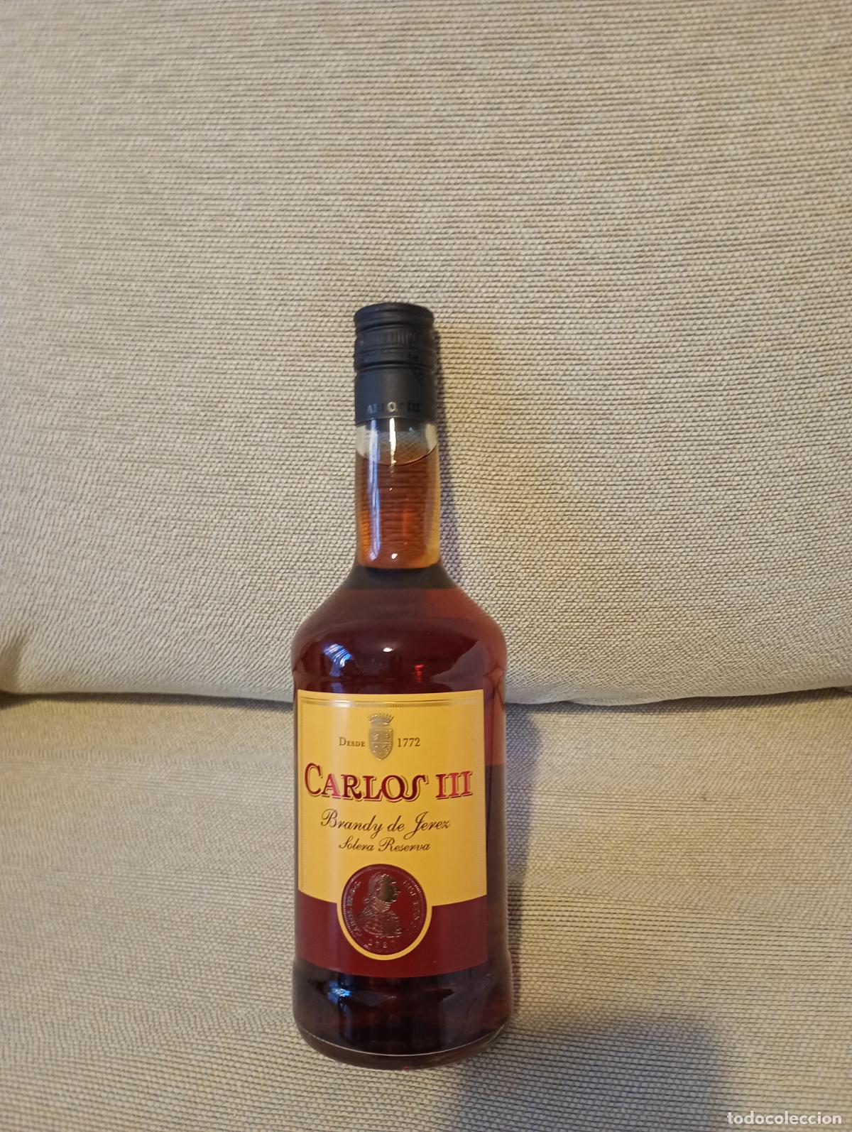 Coleccionismo de vinos y licores: BOTELLA BRANDY CARLOS III - Foto 1