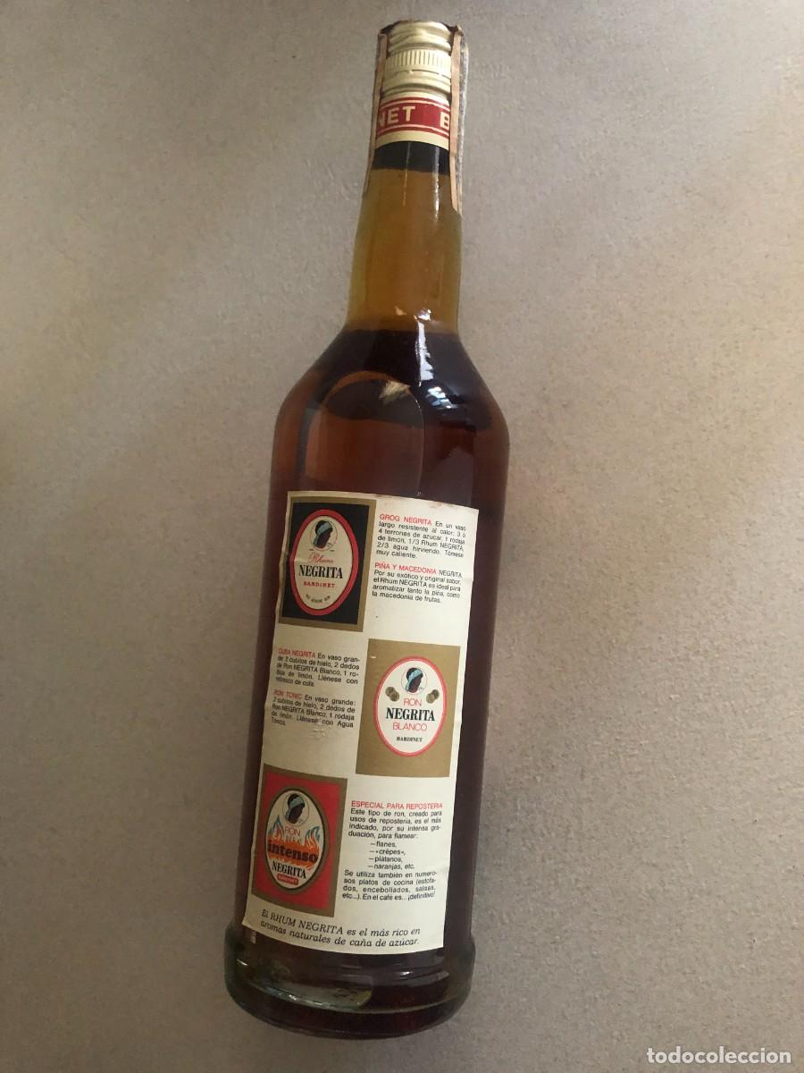 Coleccionismo de vinos y licores: Botella de ron Negrita - Foto 2