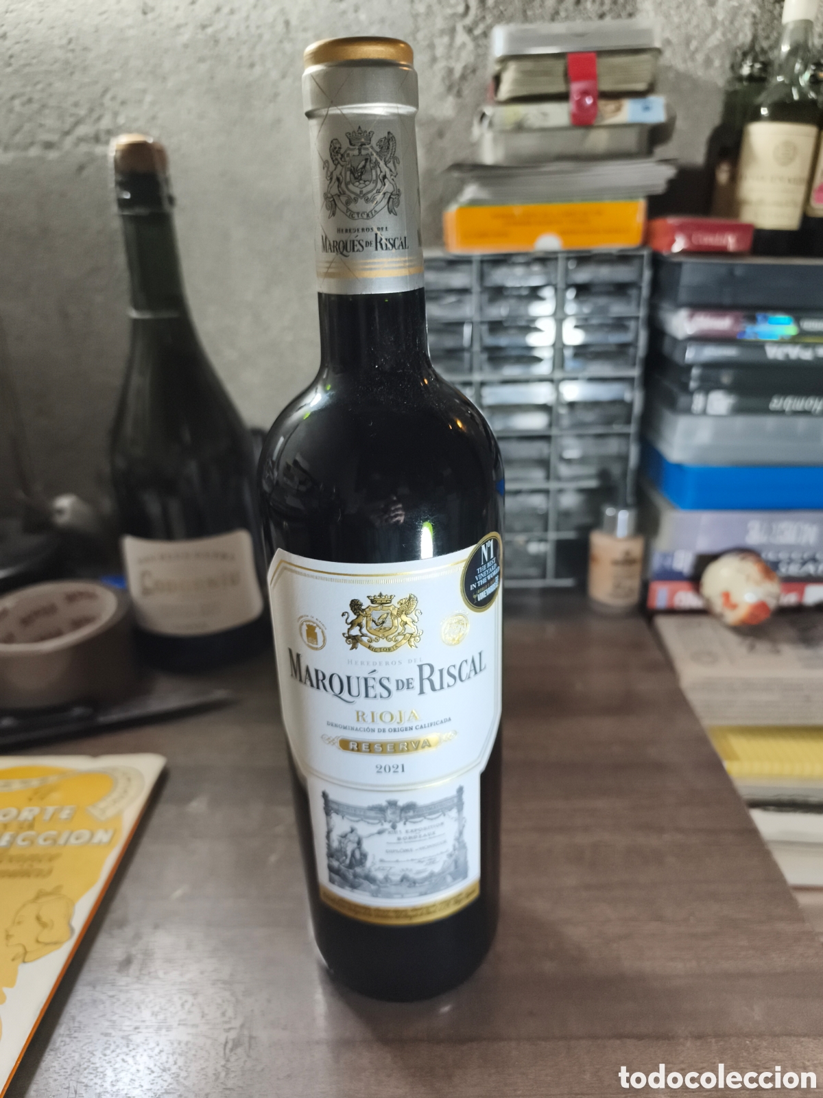 Coleccionismo de vinos y licores: Botella de vino tinto de rioja reserva 2021 Marques de Riscal en perfecto estado