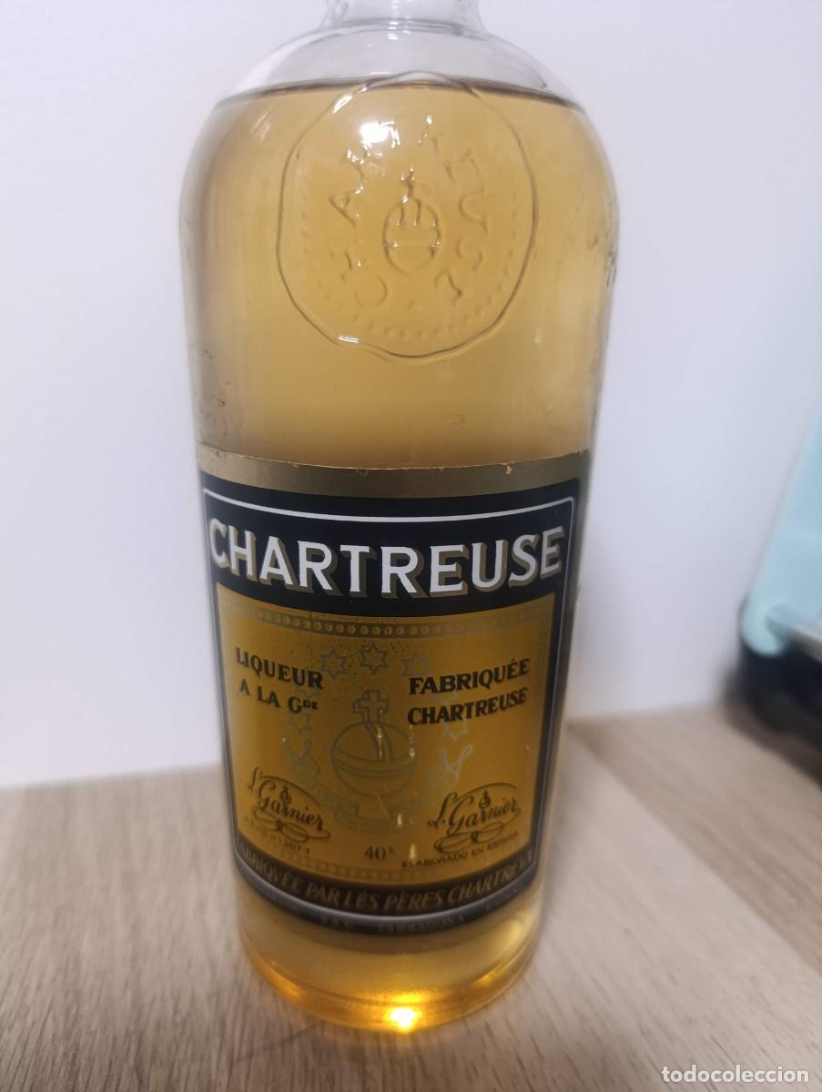 Coleccionismo de vinos y licores: Chartreuse Amarillo y torres - Foto 2