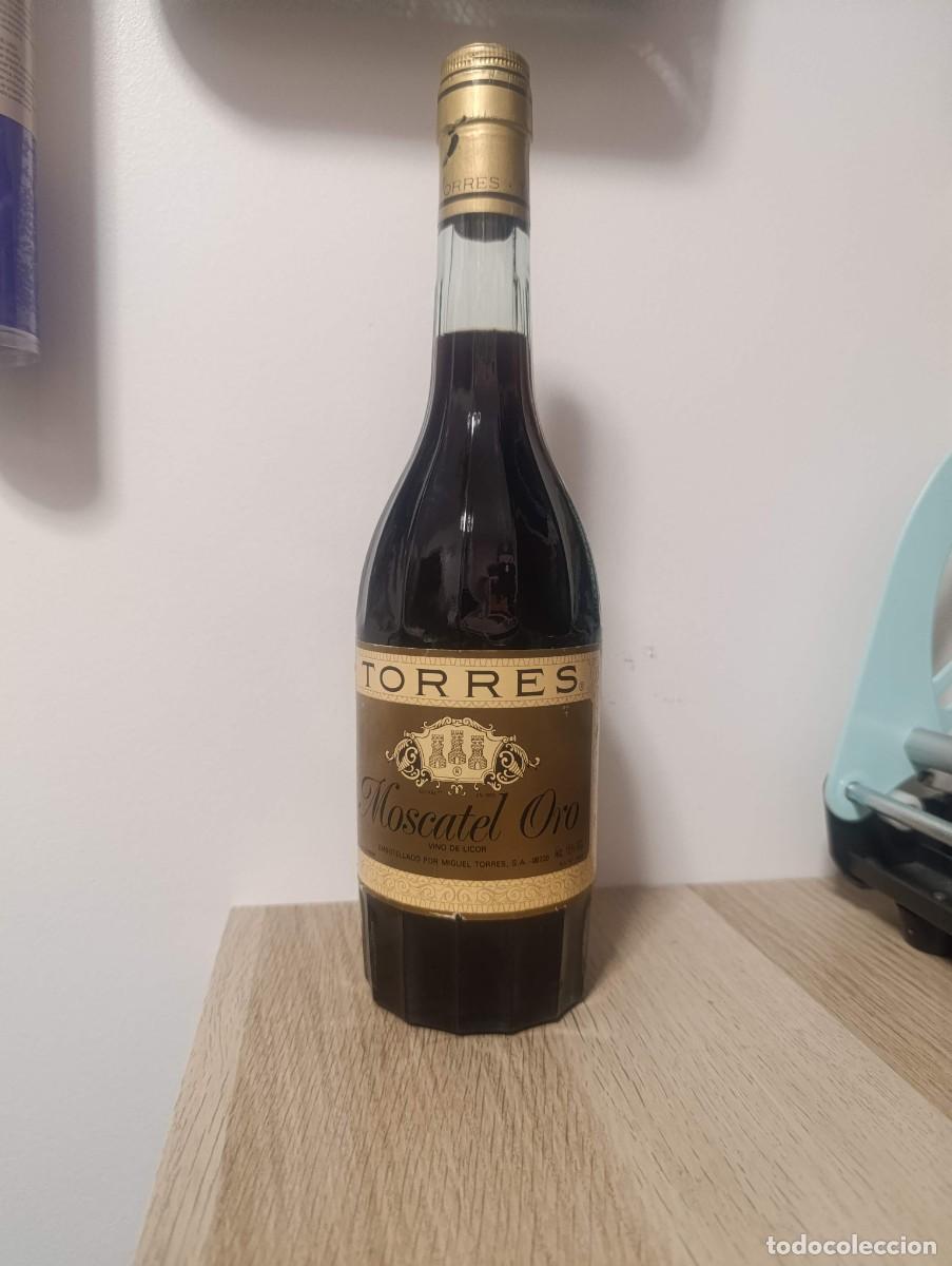 Coleccionismo de vinos y licores: Chartreuse Amarillo y torres - Foto 6