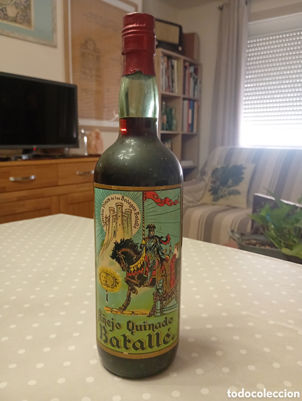 Coleccionismo de vinos y licores: ANTIGUA BOTELLA VINOS A&Ntilde;EJO QUINADO BATALLE - DESTILERIAS BATALLE - BARCELONA