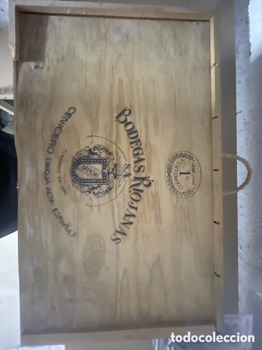 Coleccionismo de vinos y licores: VI&Ntilde;A ALBINA RESERVA 1987. Bodegas Riojanas. Lote de 6 botellas en caja del Centenario 1890-1990