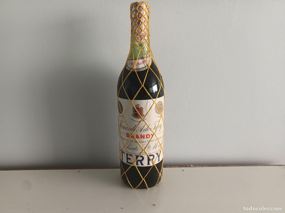 Coleccionismo de vinos y licores: BOTELLA TERRY BRANDY PRECINTO 0,80 C&Eacute;NTIMOS COGNAC