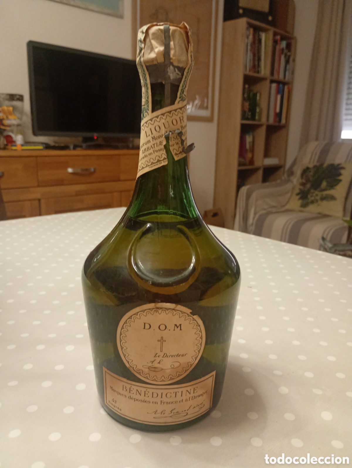 Coleccionismo de vinos y licores: Botella licor DOM Benedictine. Abbatiae Fiscanensis. Elaborado en Pasajes. 1,60 petas. A&ntilde;os 60