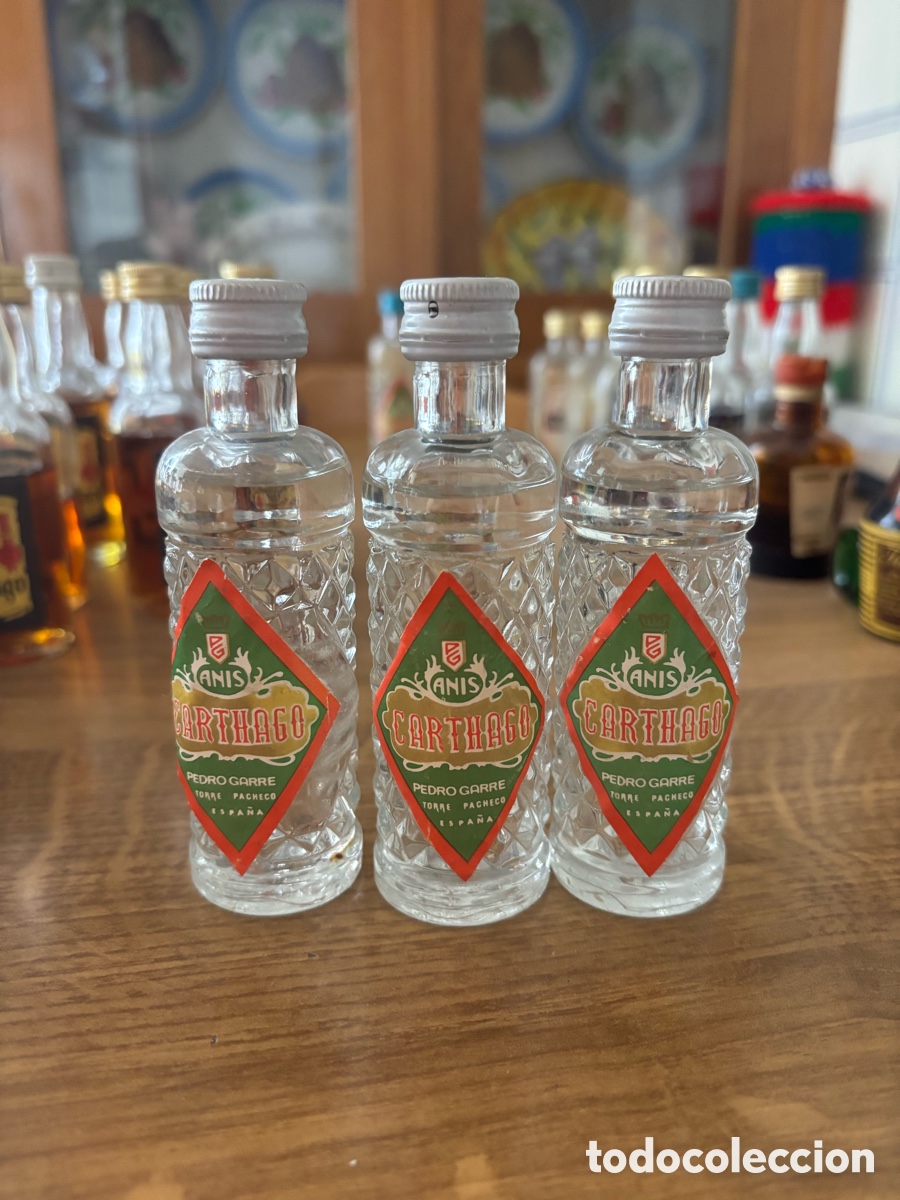 Coleccionismo de vinos y licores: Botellas anis carthago antiguas mini