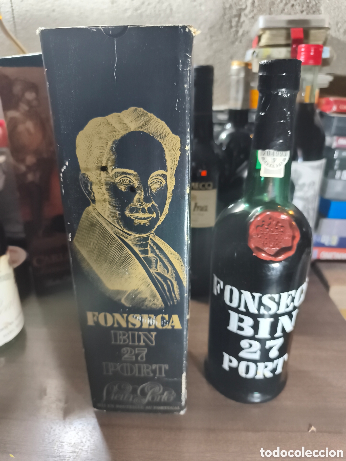 Coleccionismo de vinos y licores: A tigua botella de vino de Oporto Fonseca bin 27 en su estuche