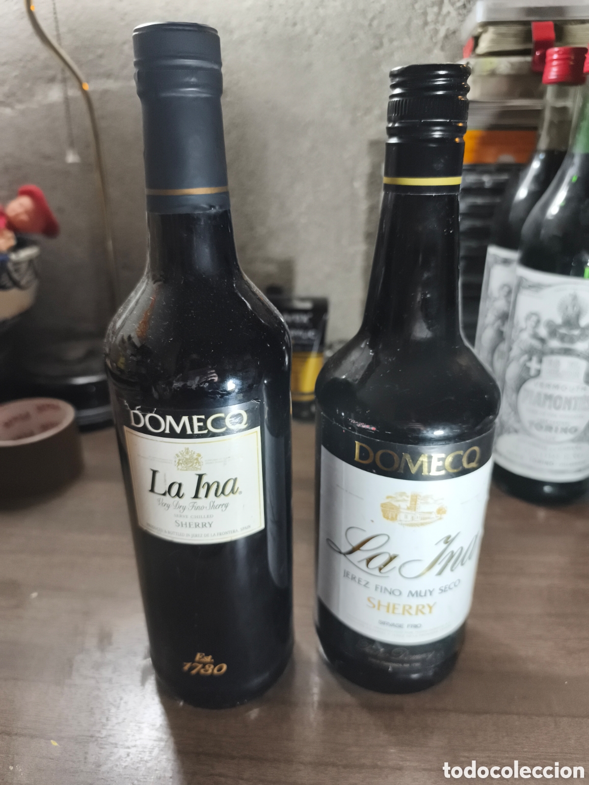 Coleccionismo de vinos y licores: 2 antiguas bote de vino fino la Ina llenas y cerradas