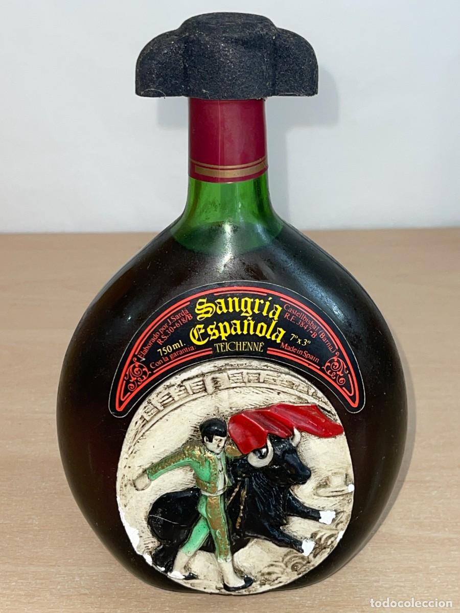 Coleccionismo de vinos y licores: Antigua Botella SANGRIA ESPA&Ntilde;OLA Torero Teichenne elaborado por J. Sard&aacute; Castellbisbal Made in Spain