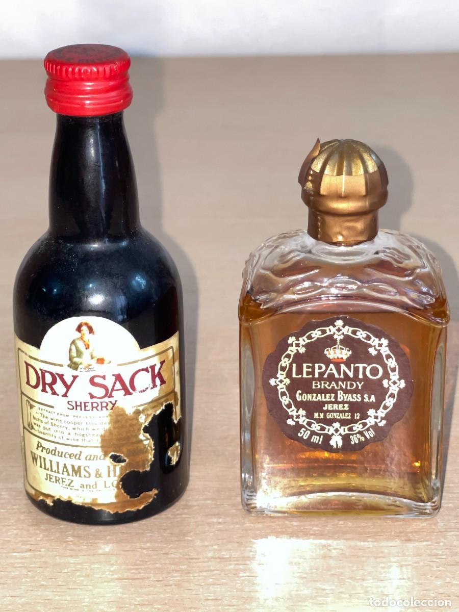 Coleccionismo de vinos y licores: Lote 2 antiguas Botellitas miniatura LEPANTO Brandy y DRY SACK SHERRY botellines tama&ntilde;o mini Jerez