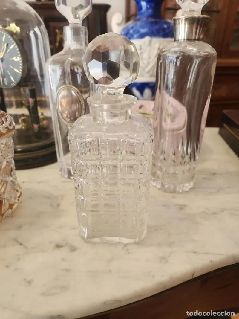 Coleccionismo de vinos y licores: Licorera de Cristal con Dise&ntilde;o Geom&eacute;trico Tallado y Tap&oacute;n Facetado