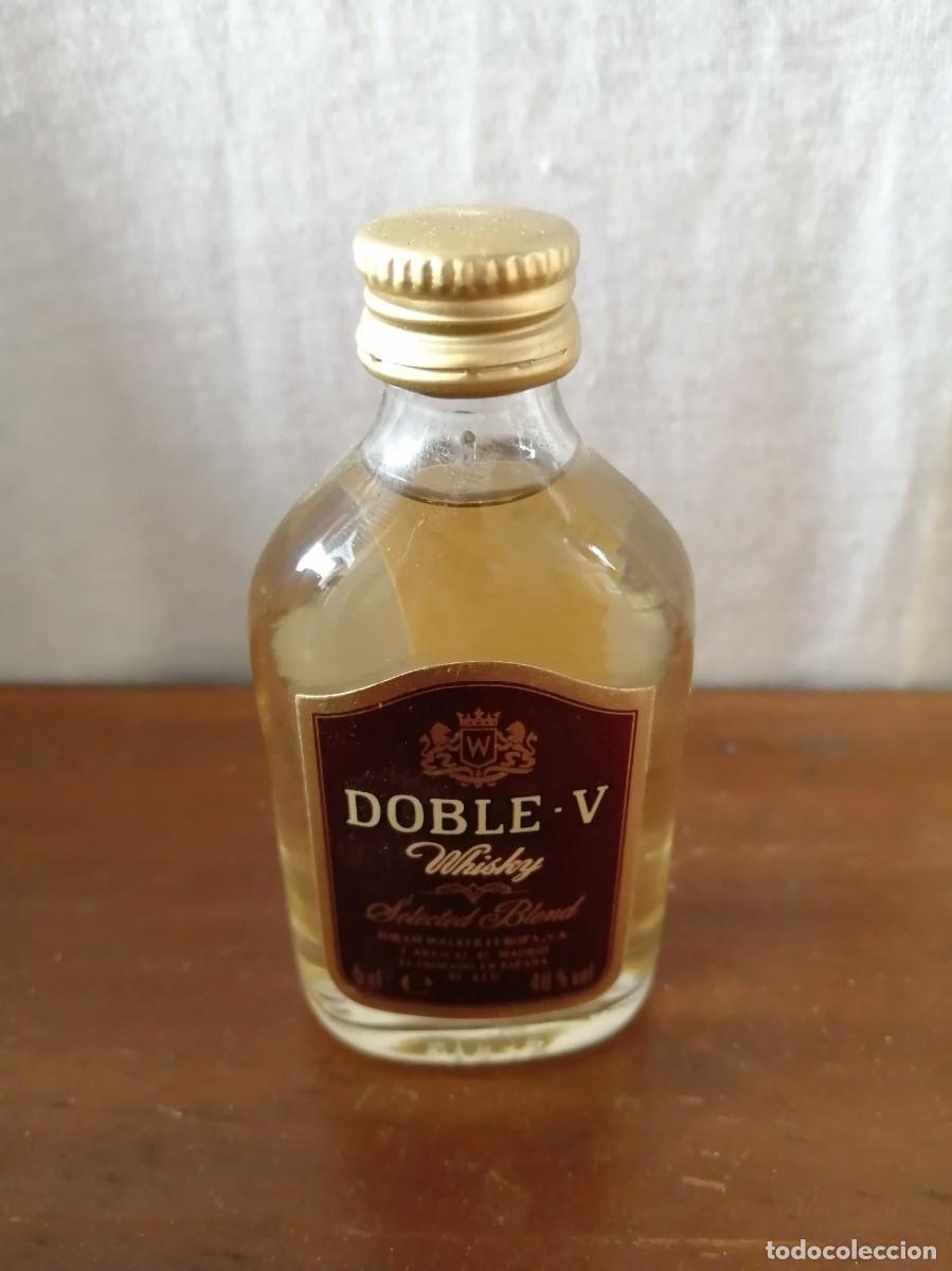 Coleccionismo de vinos y licores: BOTELLIN WHISKY DOBLE V