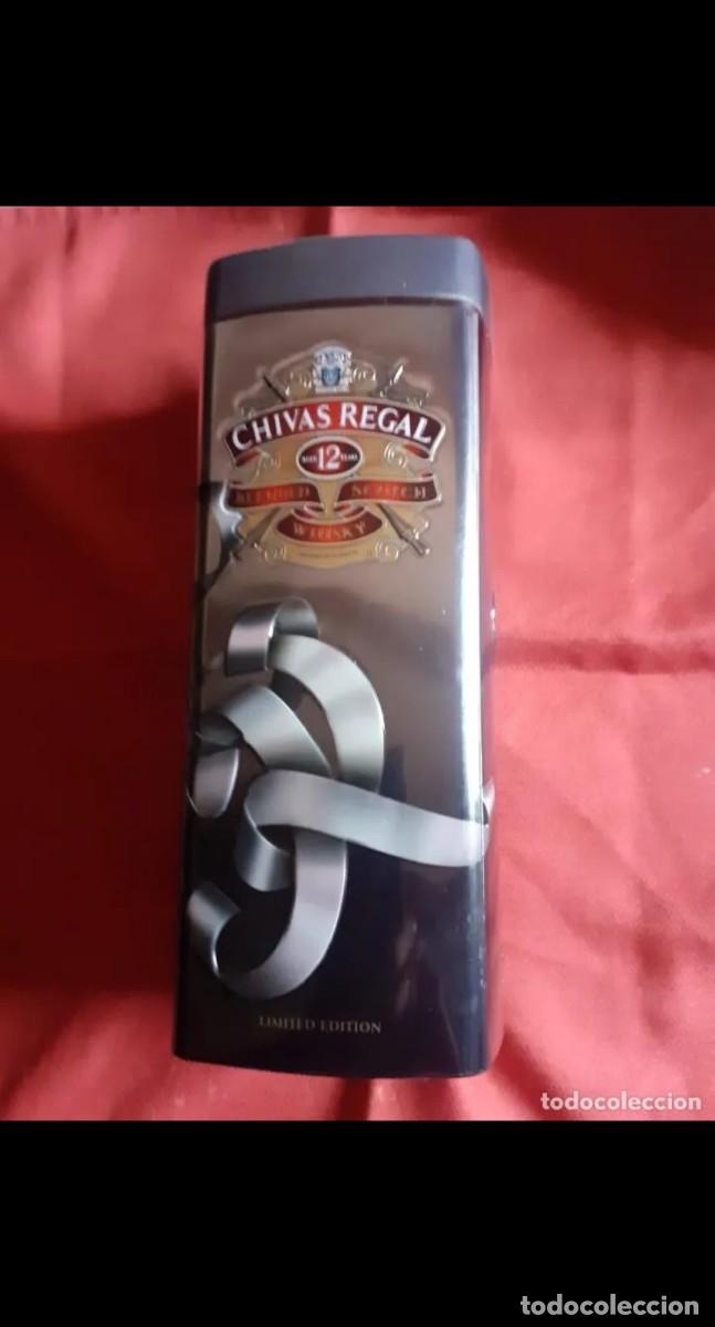 Collection of wines and liquors: Botella en su estuche met&aacute;lico de regalo del Whisky Chivas 12 a&ntilde;os a estrenar