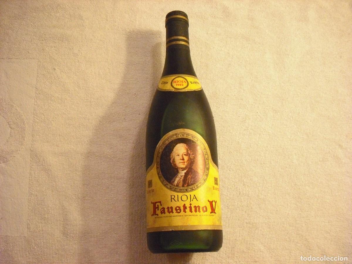 Coleccionismo de vinos y licores: ANTIGUA BOTELLA DE RIOJA FAUSTINO V , 1982, CERRADA