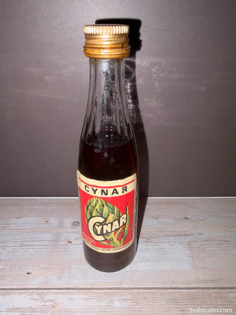 Coleccionismo de vinos y licores: BOTELL&Iacute;N. CYNAR. EXTRACTO DE ALCACHOFA Y AROMAS NATURALES.