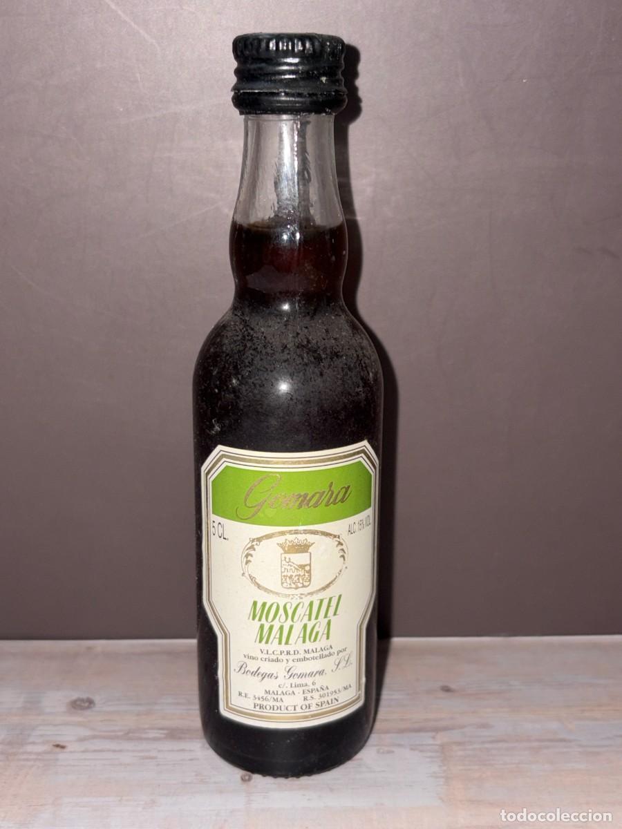 Coleccionismo de vinos y licores: BOTELL&Iacute;N. MOSCATEL M&Aacute;LAGA. BODEGAS GOMARA.