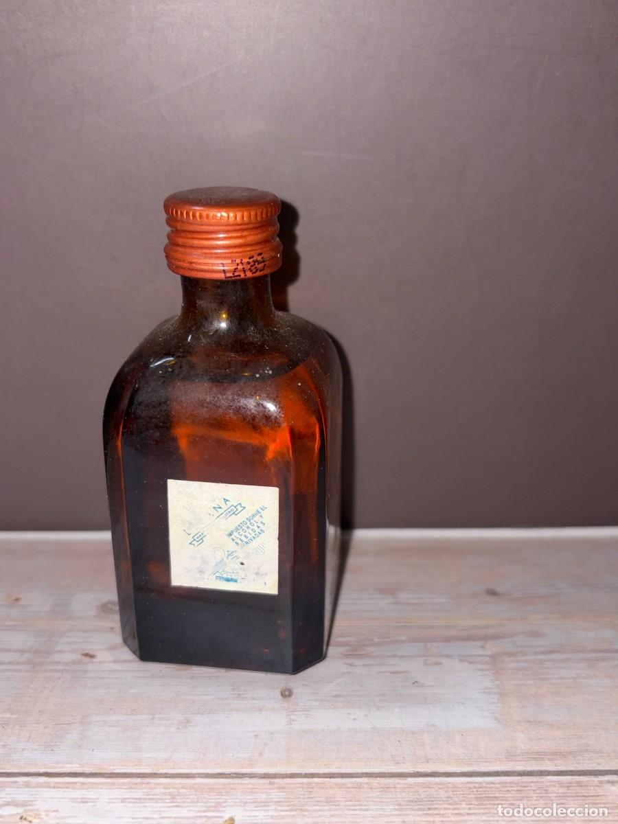 Coleccionismo de vinos y licores: BOTELL&Iacute;N. LICOR CONTREAU. - Foto 2