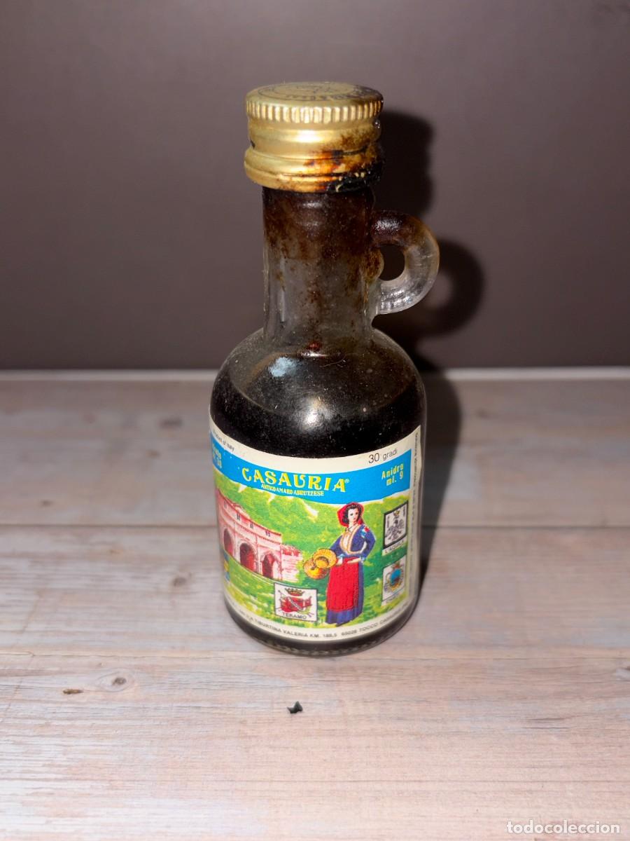 Coleccionismo de vinos y licores: BOTELL&Iacute;N. LICOR CASAURIA. ITALIA.
