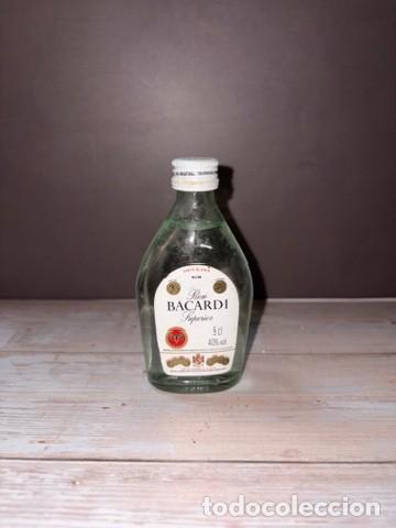 Coleccionismo de vinos y licores: BOTELL&Iacute;N. RON BACARDI SUPERIOR.