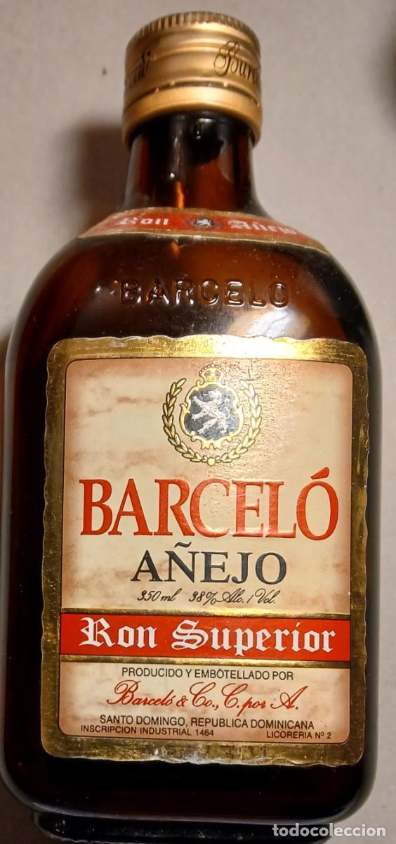 Sammlung von Weinen und Lik&ouml;ren: Antigua botella colecci&oacute;n de ron Barcel&oacute; a&ntilde;ejo, vac&iacute;a. Env&iacute;o correo ordinario 3 &euro;. certificado 5,75